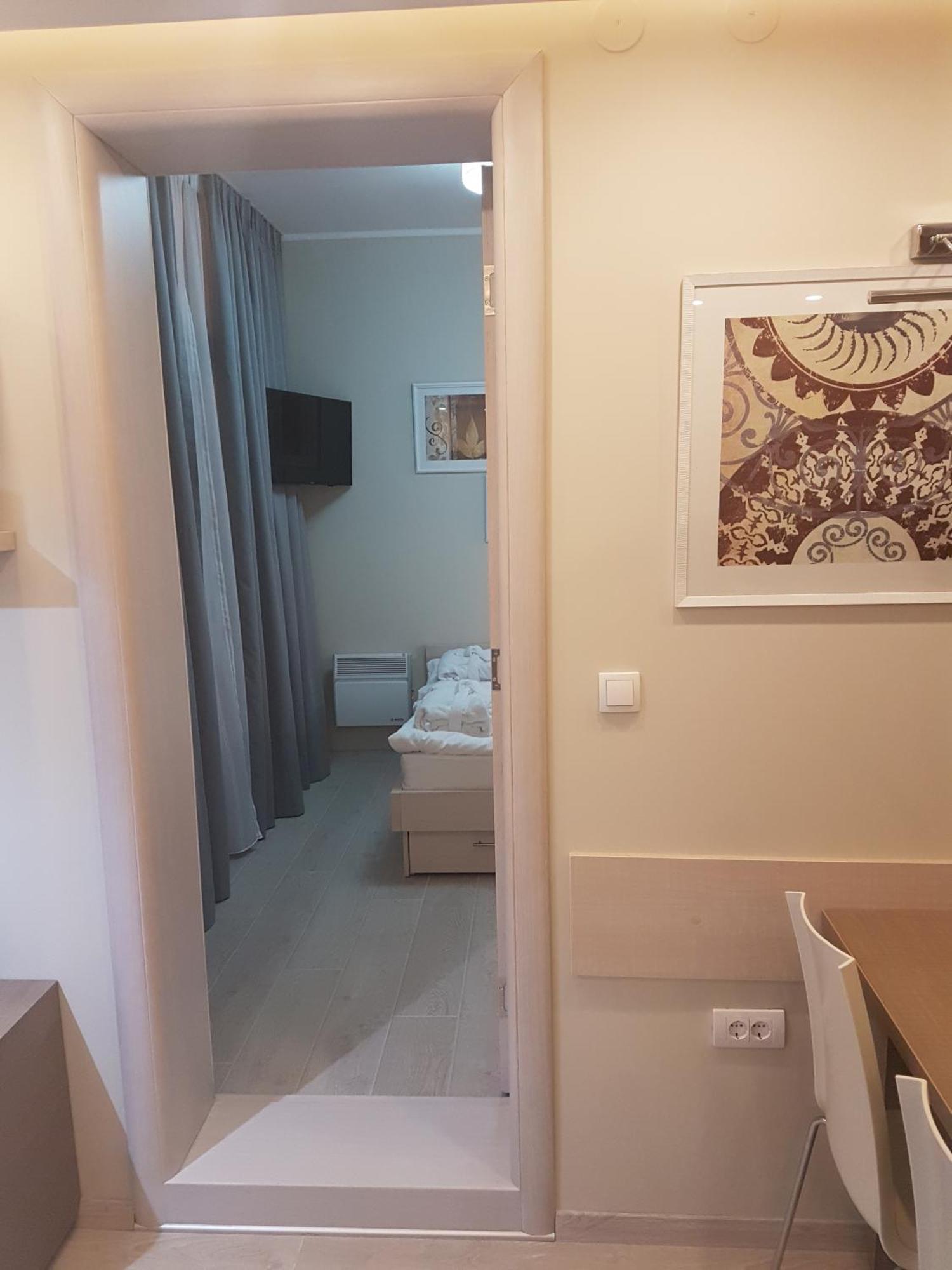Lux Apartman B1 Milmari 카파오닉 외부 사진