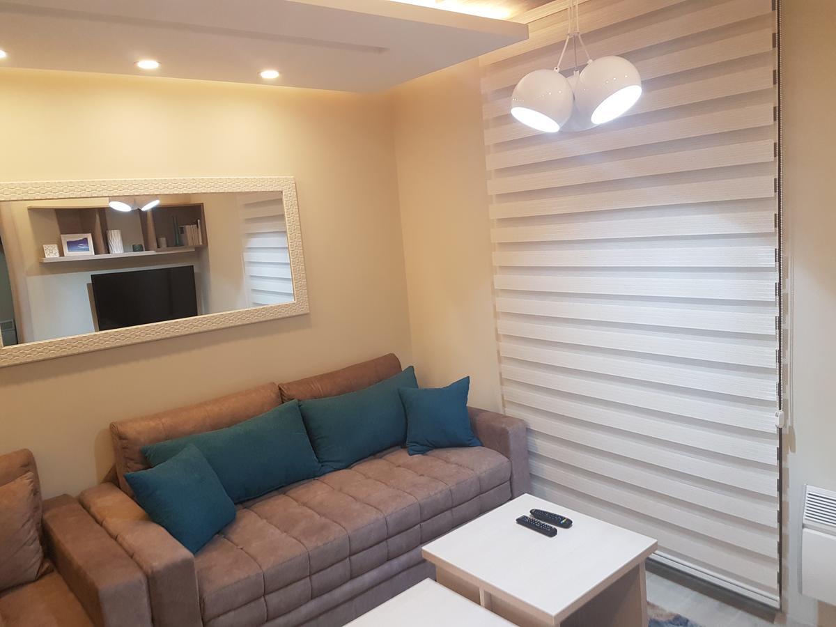 Lux Apartman B1 Milmari 카파오닉 외부 사진