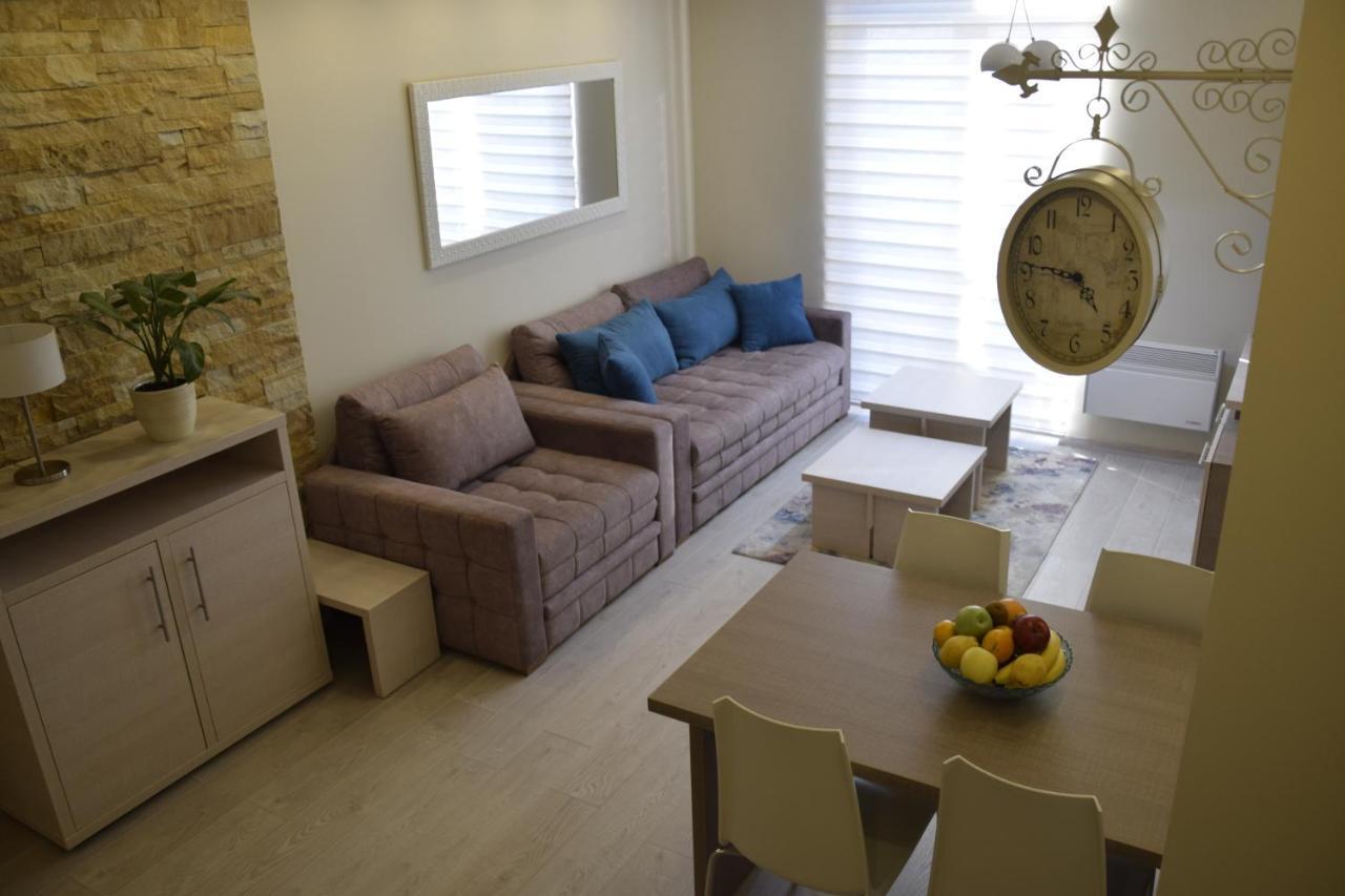 Lux Apartman B1 Milmari 카파오닉 외부 사진