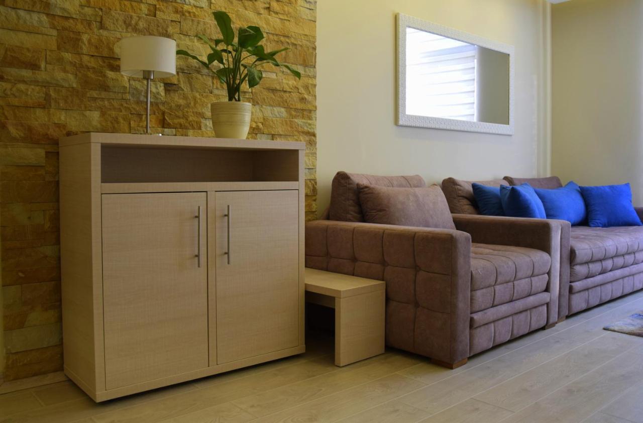 Lux Apartman B1 Milmari 카파오닉 외부 사진