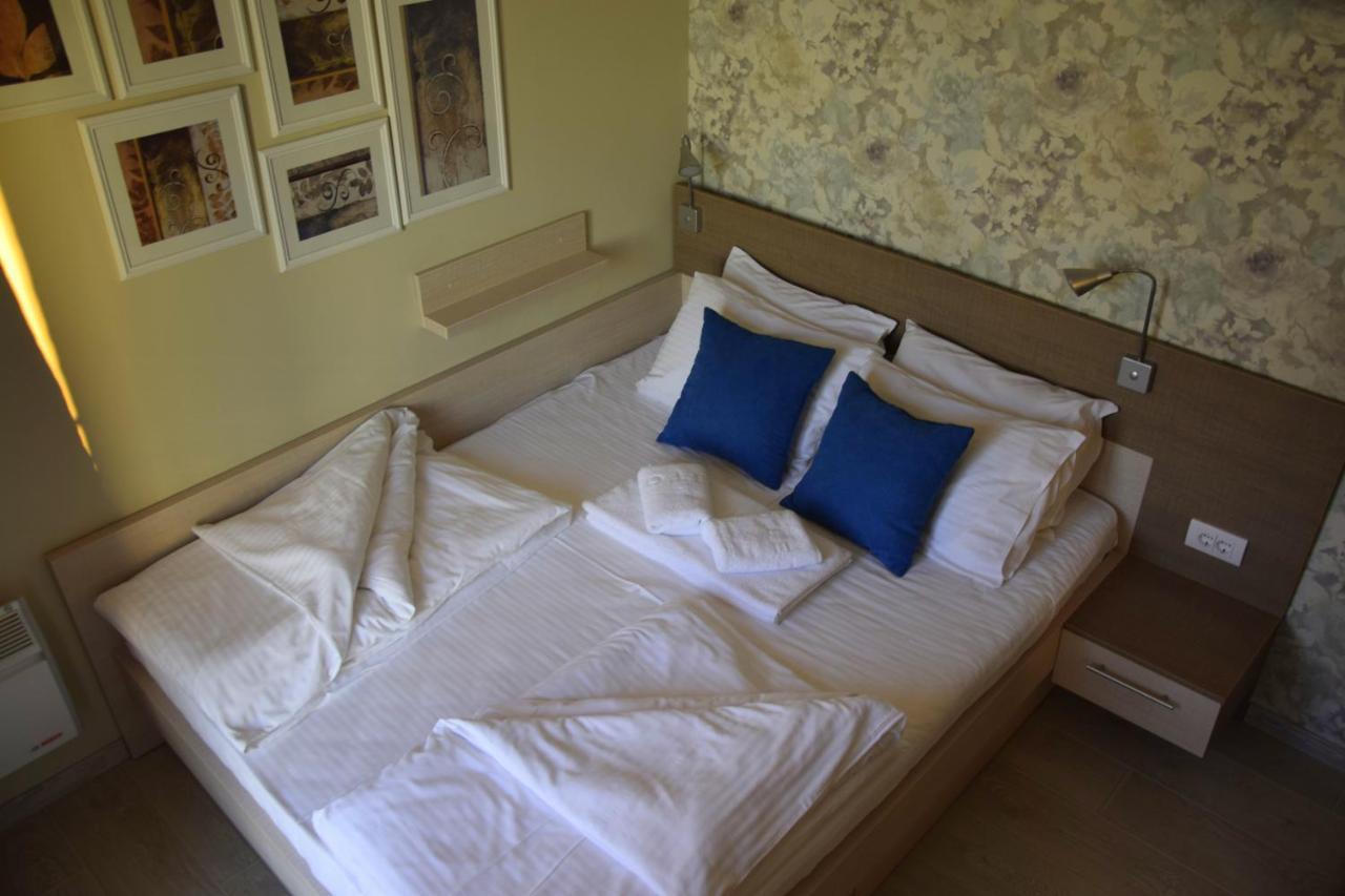 Lux Apartman B1 Milmari 카파오닉 외부 사진